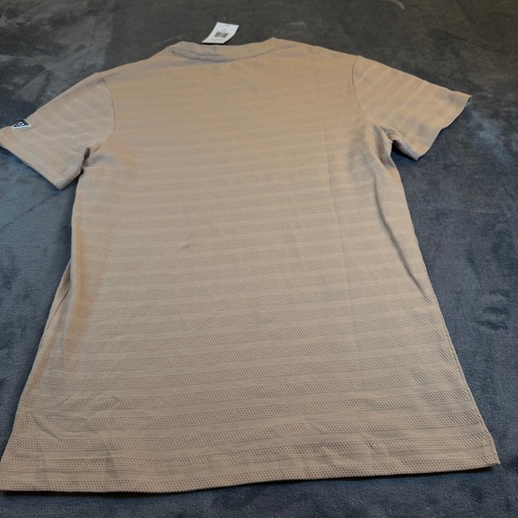 GUESS Tan Stripe Textured Crew Neck T-Shirt Short Sleeve Mens Size Medium NWT - Picture 6 of 12